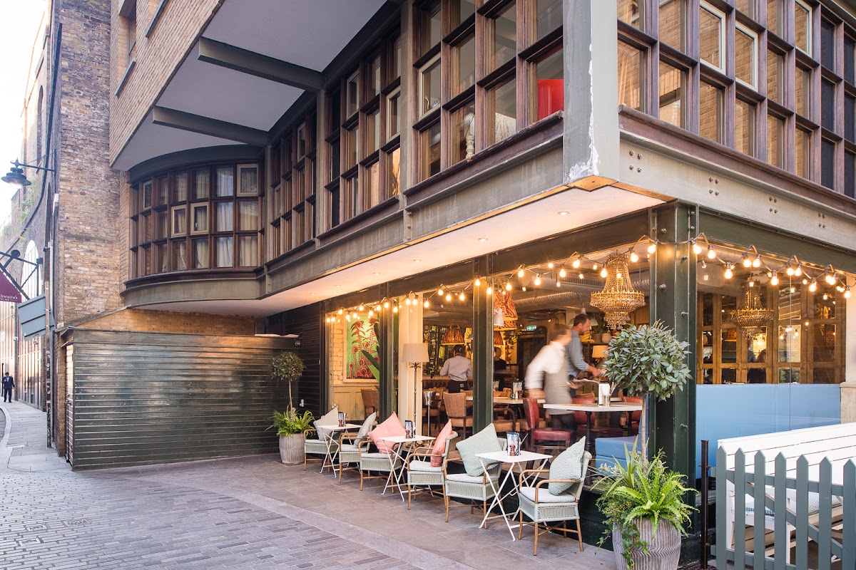 Bill’S London Bridge Restaurant